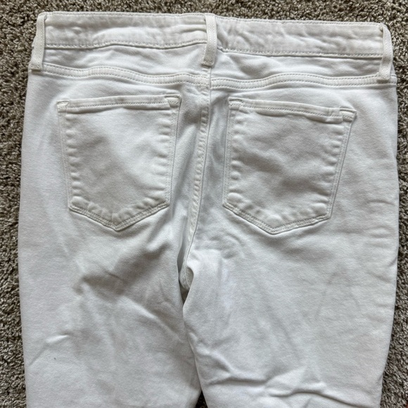 Old Navy White Skinny Jeans Distressed Midrise Jeans Size 6  28 in inseam - Picture 7 of 7